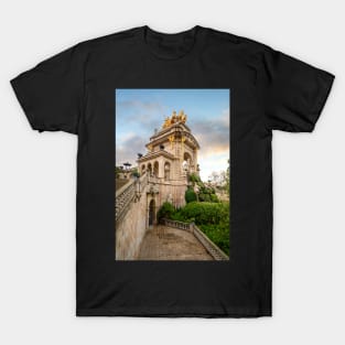 Cascada del Parc de la Ciutadella in Barcelona, Spain T-Shirt